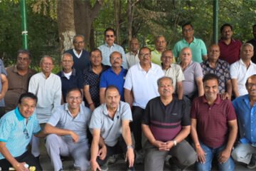 गुलाब बाग साथियों द्वारा प्रस्तुत गीत, संगीत की महफिल खूब जमीं