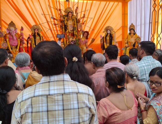 हिरणमगरी में धूमधाम से संपन्न हुआ महाअष्टमी पूजन, सांस्कृतिक कार्यक्रमों और भामाशाहों के सम्मान ने बढ़ाई शोभा