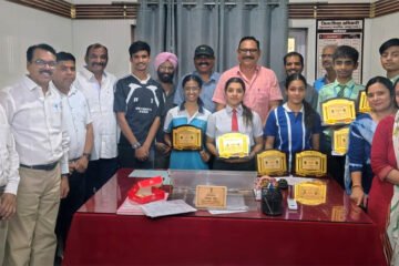 योगासन में पदक विजेता खिलाड़ियों का किया सम्मान