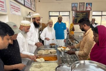 विश्व खाद्य दिवस पर दाऊदी बोहरा समाज की अनूठी पहल, जनरल हॉस्पिटल में मरीजों के परिजनों को कराया भोजन