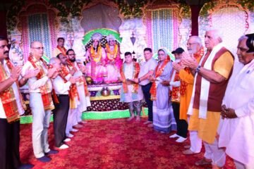 संकटमोचन हनुमान के आह्वान के साथ शुरू हुआ दस दिवसीय भव्य रामलीला का महामंचन