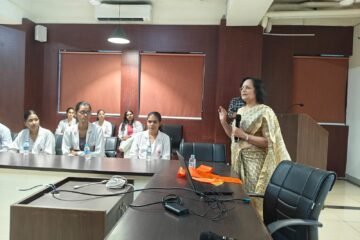 उदयपुर: रोटरी क्लब मेवाड़ और जीबीएच हॉस्पिटल द्वारा स्वास्थ्य जागरूकता कार्यक्रम आयोजित
