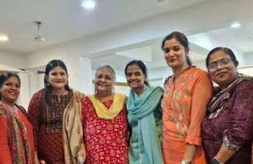 पुराने नगमों की महफिल में छलके आंसू, वरिष्ठजनों ने रोटरी एलीट सदस्यों को लगाया गले