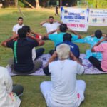 लायंस क्लब अशोका सहित अन्य क्लबों के तत्वावधान में गुलाब बाग में योग शिविर आयोजित