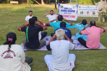 लायंस क्लब अशोका सहित अन्य क्लबों के तत्वावधान में गुलाब बाग में योग शिविर आयोजित